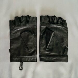 NWOT Fingerless Black Leather Gloves - Medium